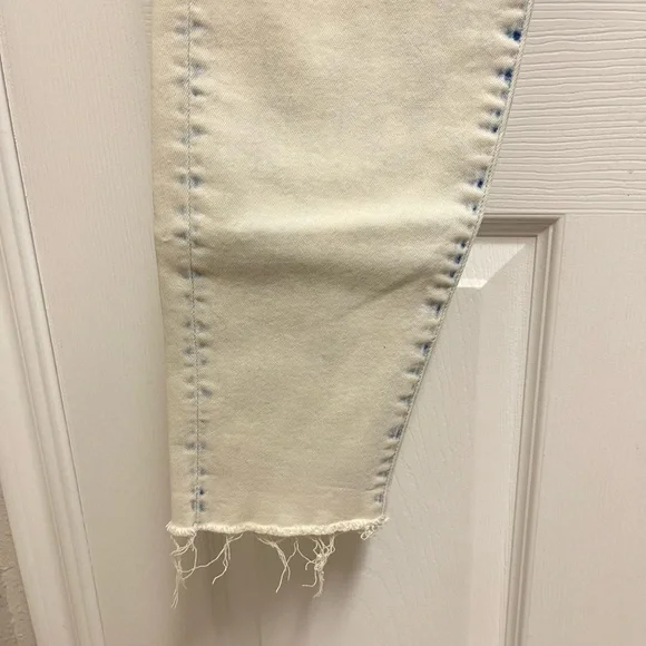 MOTHER Looker Ankle Fray in Out of the Box - Picture 6 of 12